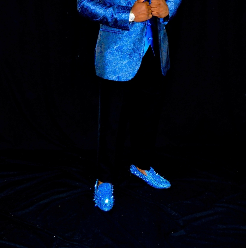 Suit - Picture 2 of 2